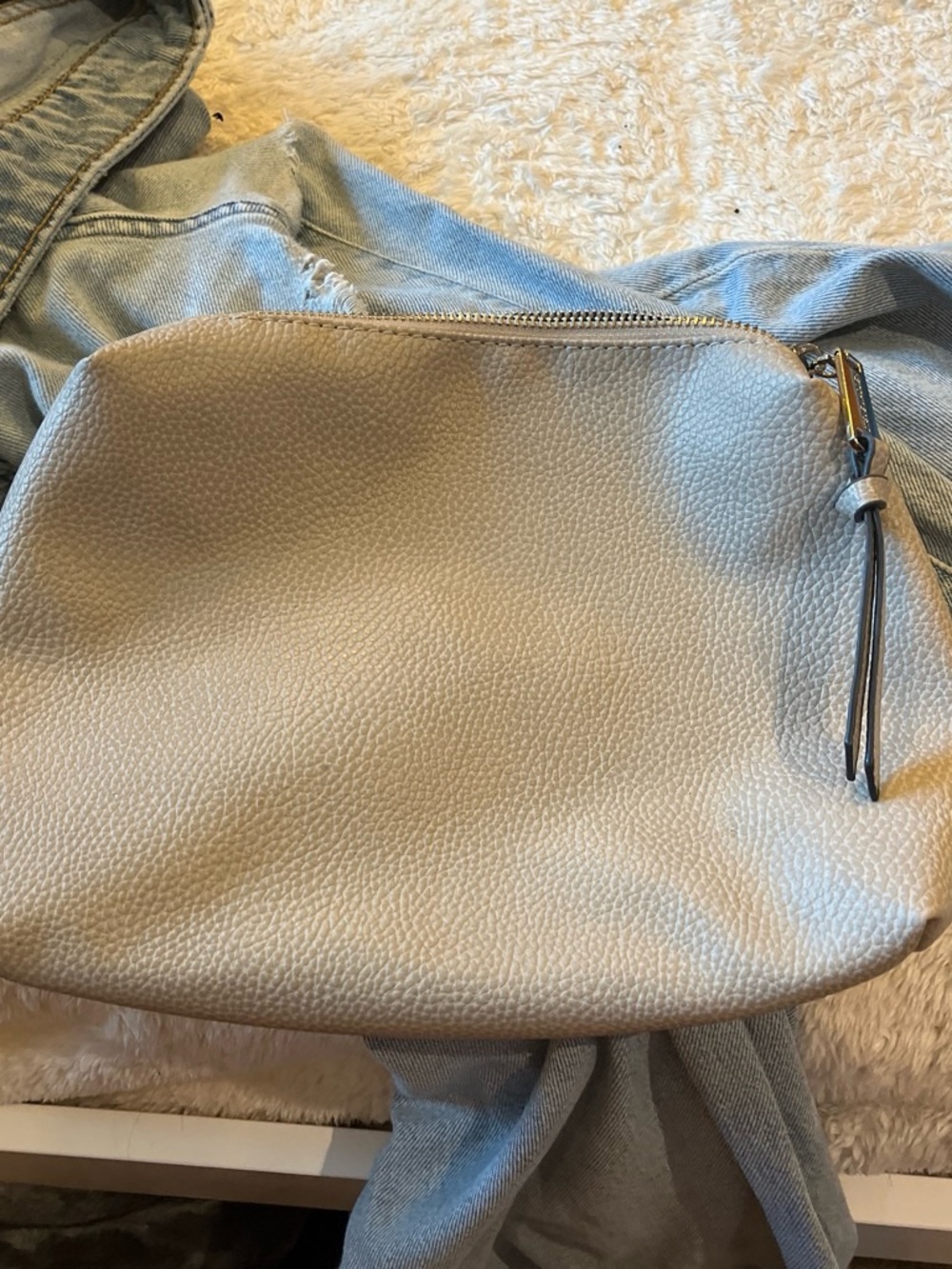 Steven Madden Everyday Pebbled makeup  Bag in Light Gray